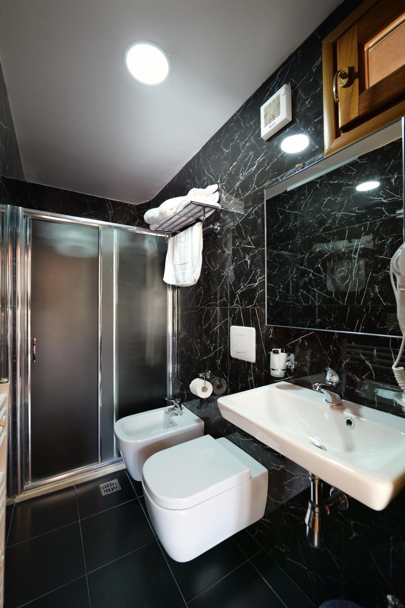 Hotel Sofo Dukat Экстерьер фото
