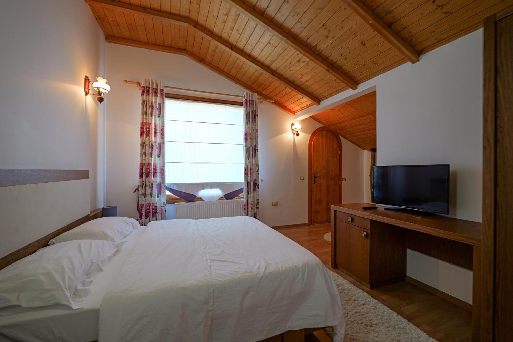 Hotel Sofo Dukat Экстерьер фото